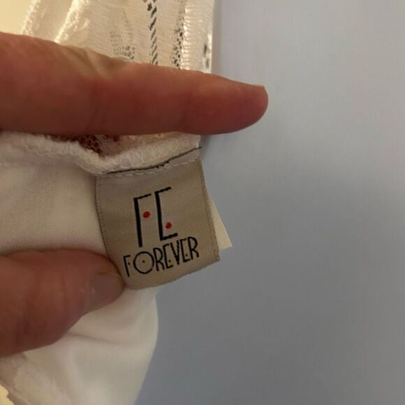 FE Forever Women’s Mermaid Style Wedding Dress White Ivory Lace Satin Size Small - Picture 7 of 8